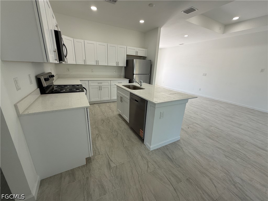 3 Bed SingleFamilyResidence for Sale in Lehigh Acres, FL — photo 4