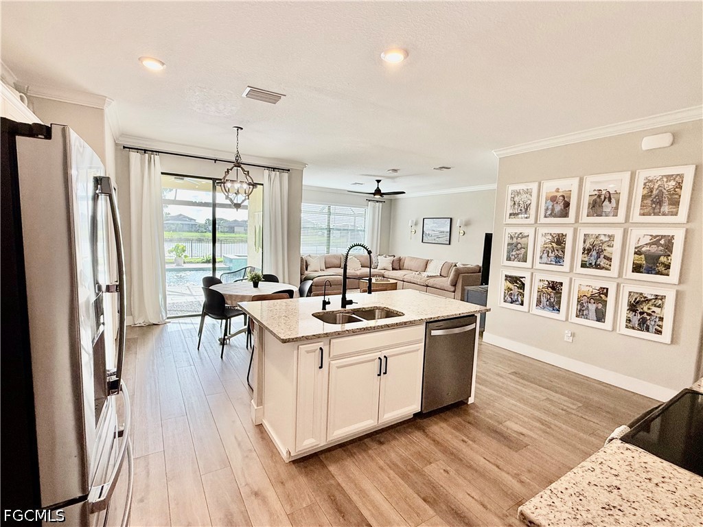 5 Bed Pool Home for Sale in Portico, FL, $677,000 — photo 4