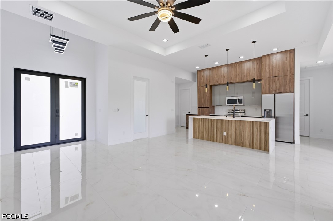 3 Bed SingleFamilyResidence for Sale in Lehigh Acres, FL — photo 4