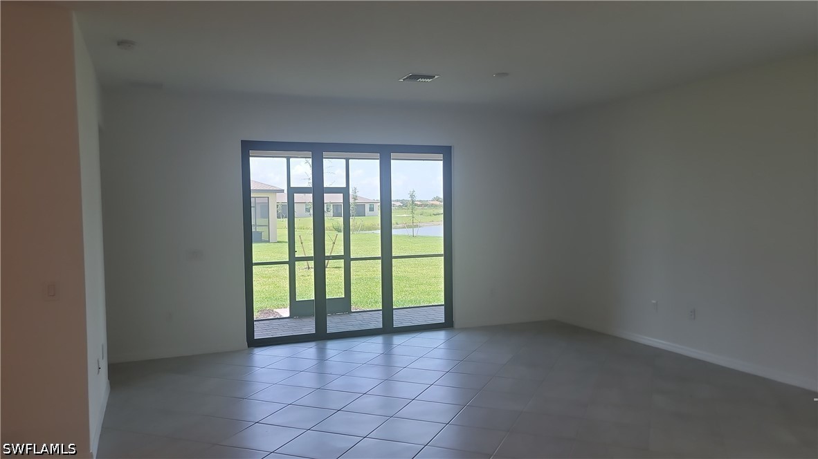 4 Bed SingleFamilyResidence for Sale in Portico, FL, $2,300 — photo 4