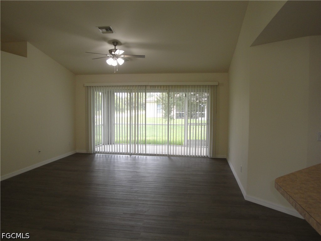 3 Bed SingleFamilyResidence for Sale in Lehigh Acres, FL — photo 4