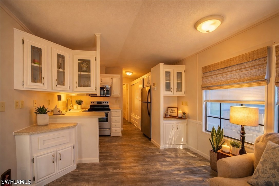 1 Bed ManufacturedHome for Sale in Estero, FL, $124,000 — photo 4