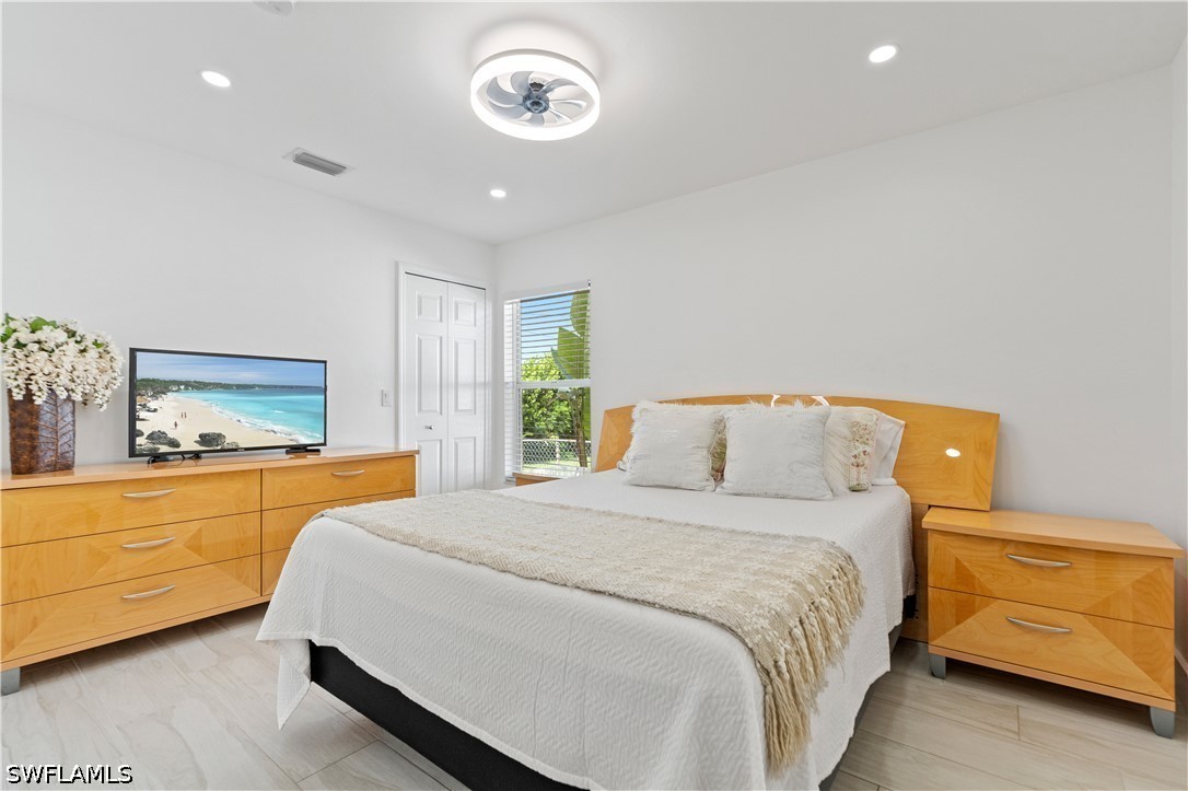 3 Bed SingleFamilyResidence for Sale in San Carlos Park, FL — photo 4