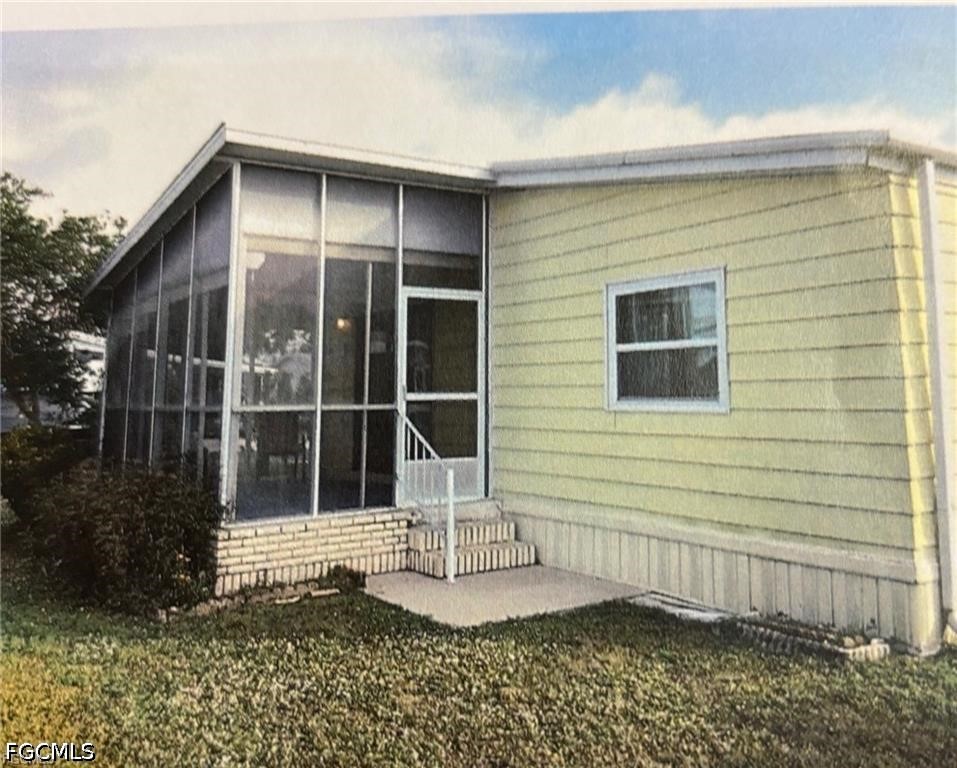 2 Bed ManufacturedHome for Sale in North Fort Myers, FL — photo 4