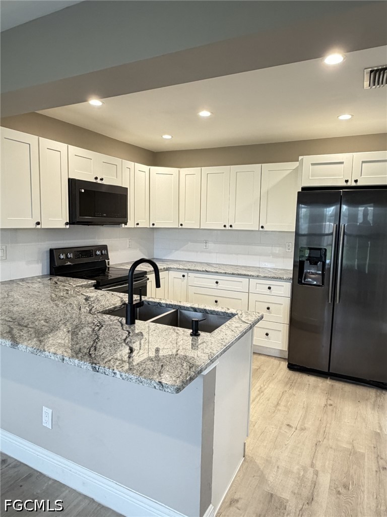 3 Bed SingleFamilyResidence for Sale in Cape Coral, FL — photo 4