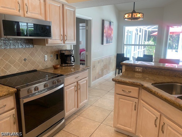 3 Bed Pool Home for Sale in Briarwood, FL, $9,000 — photo 4