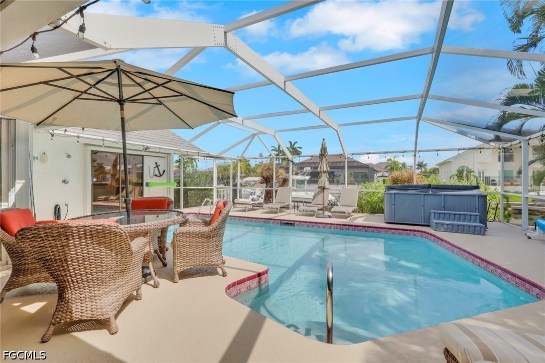3 Bed Pool Home for Sale in Cape Coral, photo 4