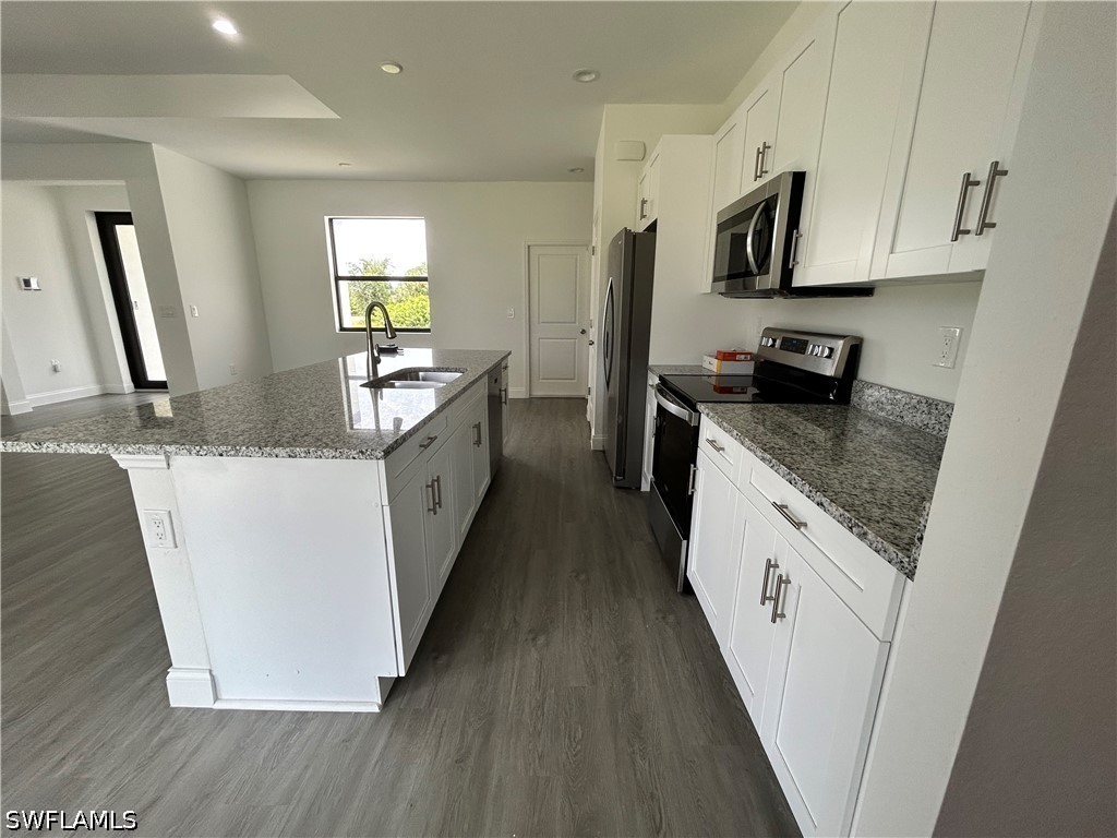 3 Bed SingleFamilyResidence for Sale in Lehigh Acres, FL — photo 4