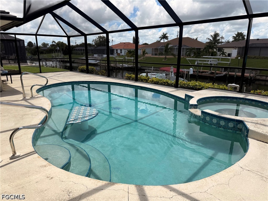 3 Bed Pool Home for Sale in Cape Coral, photo 4