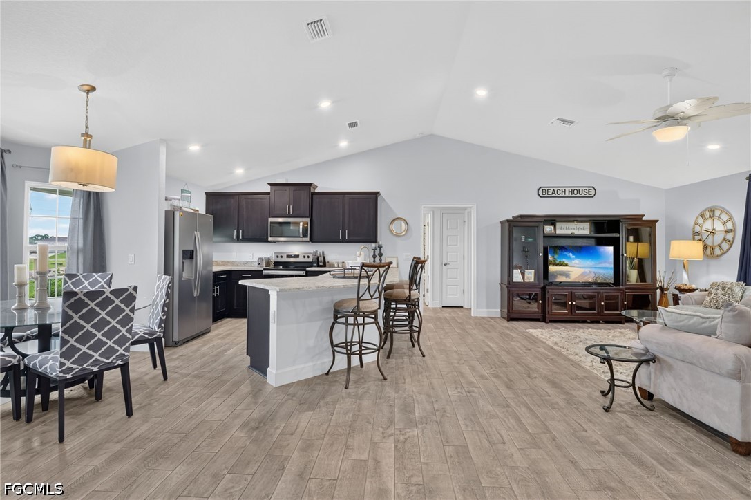 3 Bed SingleFamilyResidence for Sale in Cape Coral, photo 4