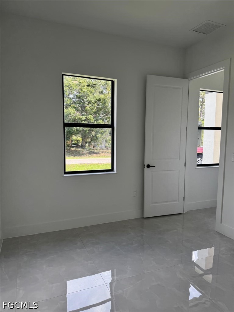 1 Bed SingleFamilyResidence for Sale in Lehigh Acres, FL — photo 4