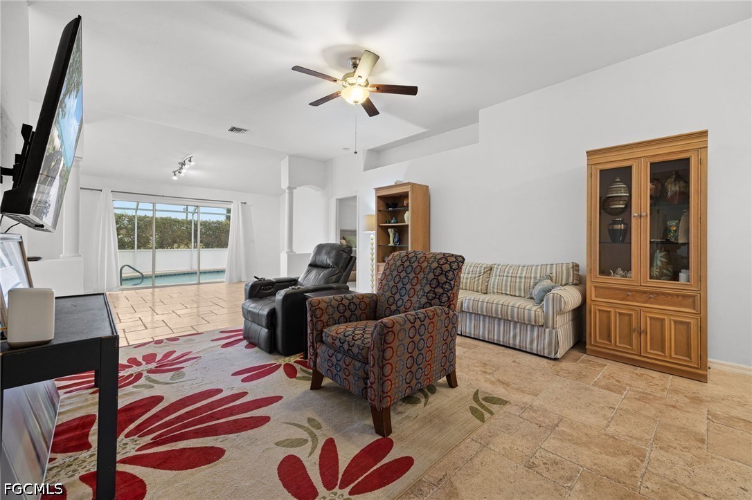 3 Bed Pool Home for Sale in Varsity Lakes, photo 4