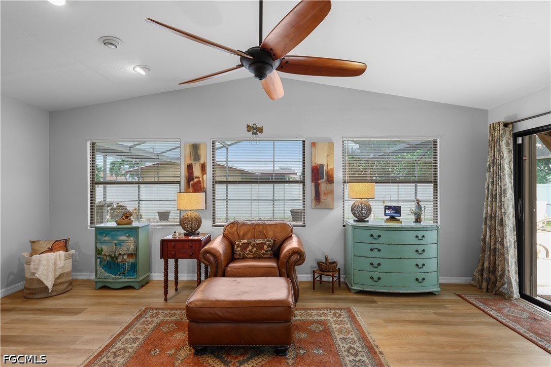 3 Bed Pool Home for Sale in Cape Coral, photo 4