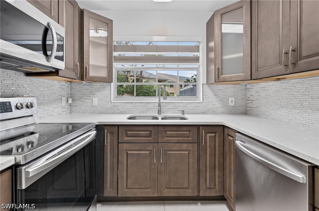 3 Bed Attached for Sale in Beacon Square, FL, $159,000 — photo 4