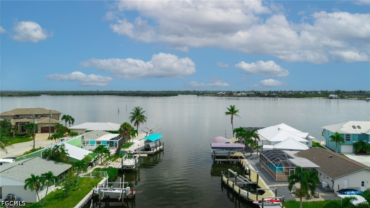 2 Bed Pool Home for Sale in Island Harbors, photo 4