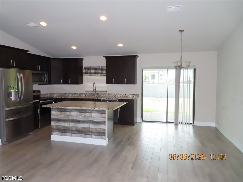 3 Bed SingleFamilyResidence for Sale in Not Applicable, FL — photo 4