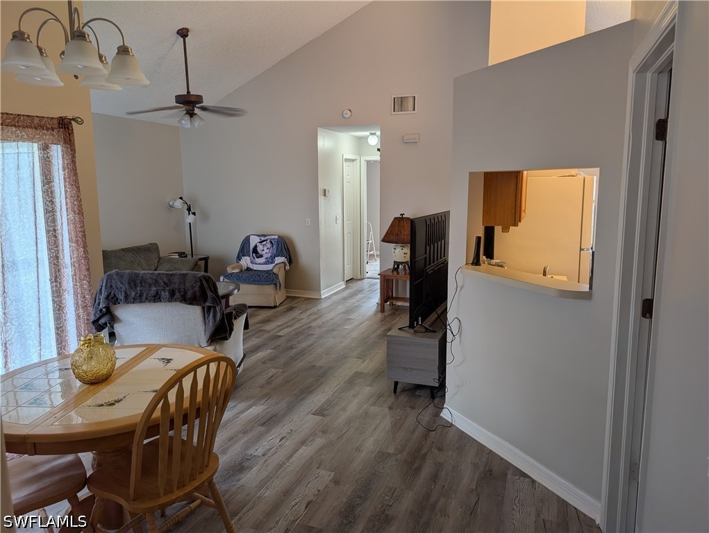 2 Bed SingleFamilyResidence for Sale in Fort Myers, FL — photo 4