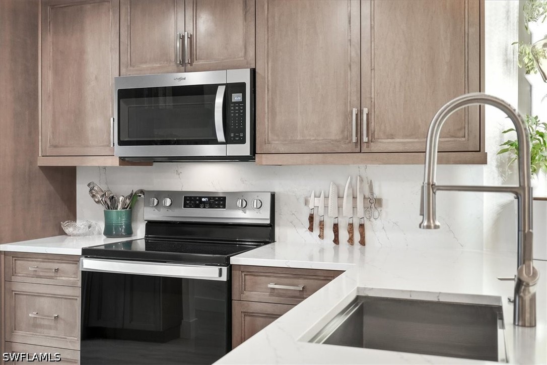 2 Bed Condominium for Sale in Coach House, FL, $400,000 — photo 4