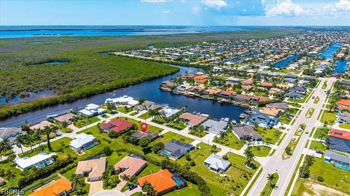 3 Bed Pool Home for Sale in Cape Coral, photo 4