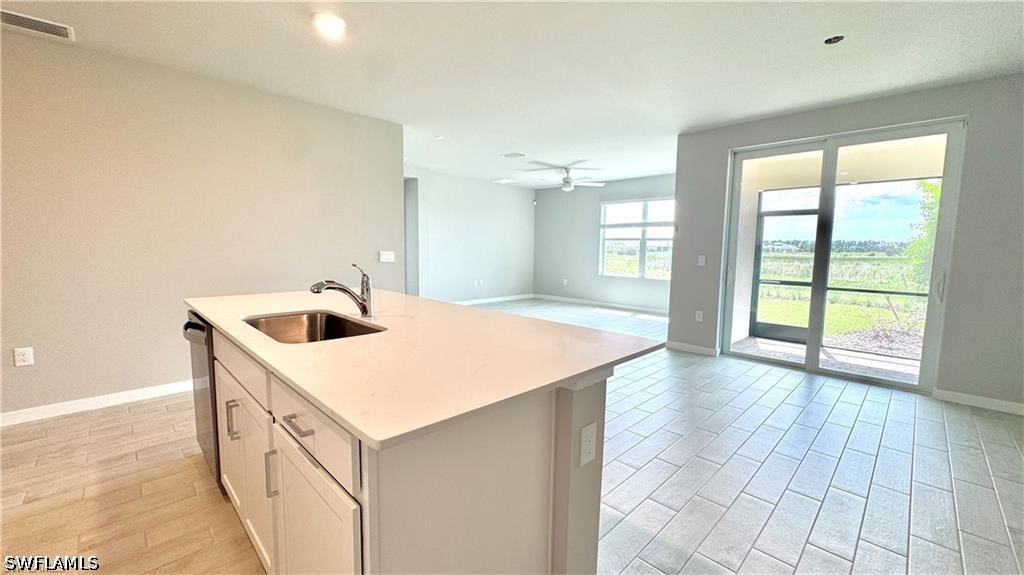 4 Bed SingleFamilyResidence for Sale in Palmetto Landing, FL — photo 4
