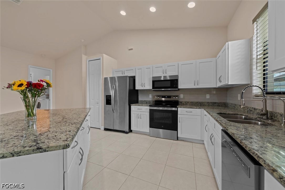 4 Bed SingleFamilyResidence for Sale in Lehigh Acres, photo 4