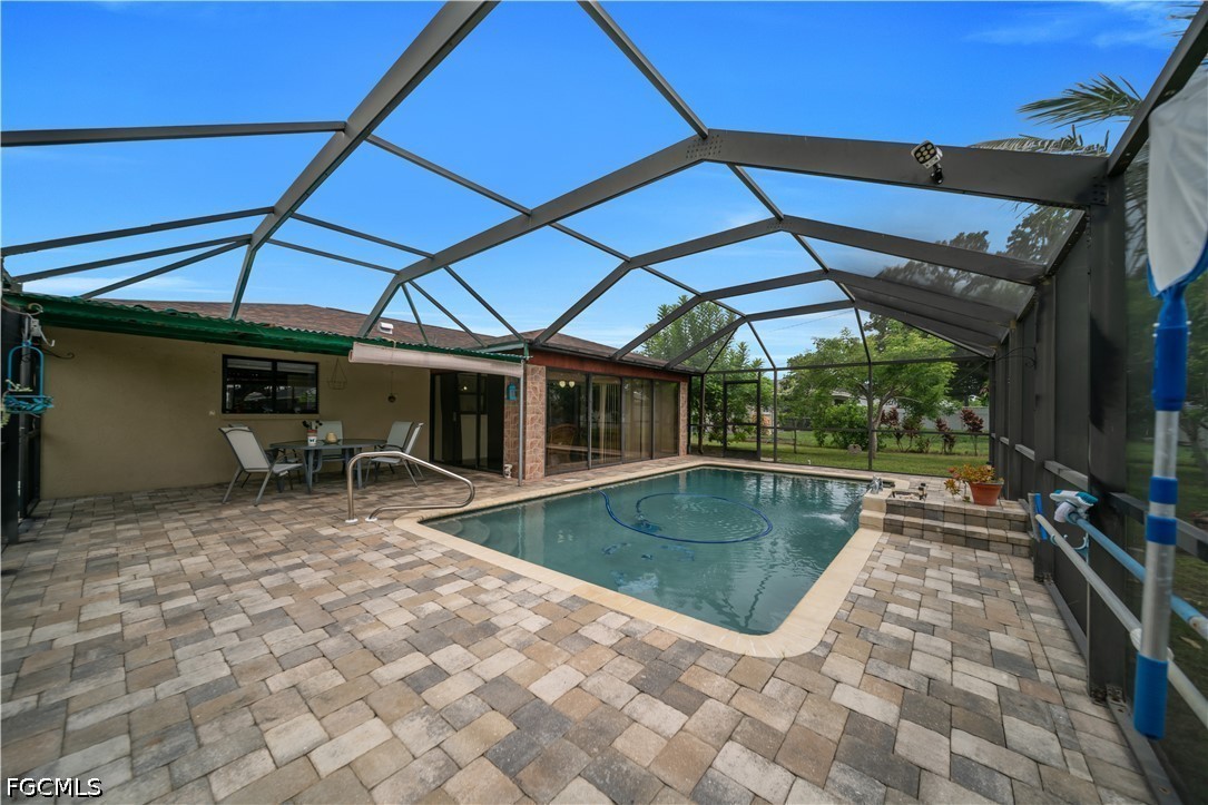 3 Bed Pool Home for Sale in Cape Coral, photo 4