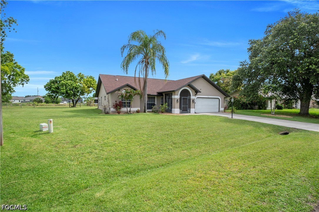 3 Bed SingleFamilyResidence for Sale in Lehigh Acres, FL — photo 4