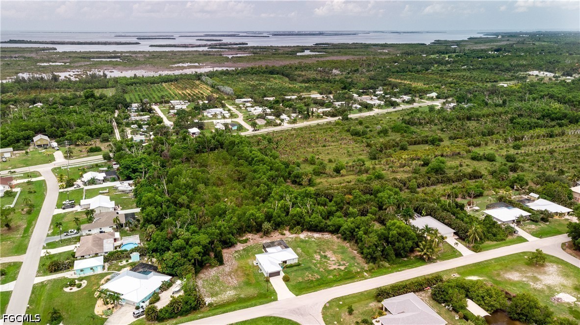 3 Bed Pool Home for Sale in Charlotte Shores, photo 4