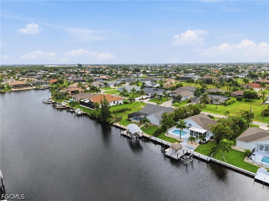 3 Bed Pool Home for Sale in Cape Coral, photo 4