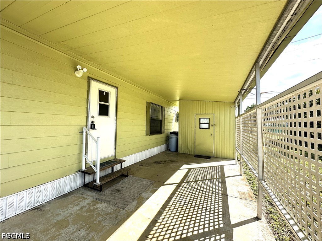 2 Bed ManufacturedHome for Sale in Mobile Manor, FL, $1,200 — photo 4