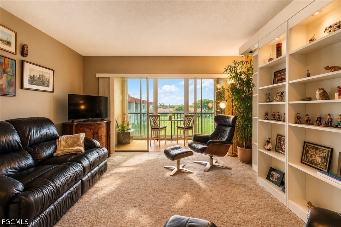 1 Bed Waterfront Home for Sale in Seven Lakes, photo 4