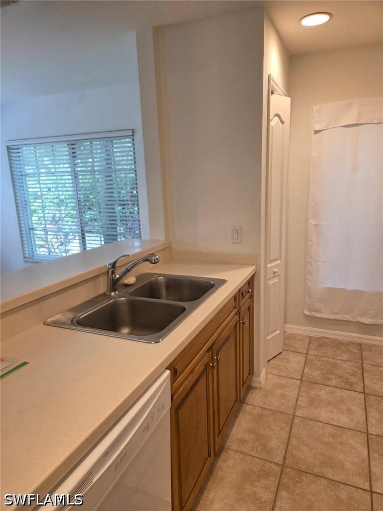 3 Bed Condominium for Sale in Fort Myers, FL, $1,996 — photo 4