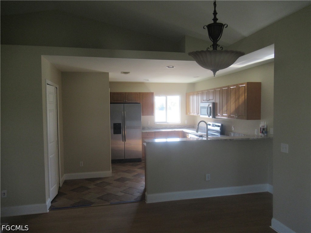 3 Bed SingleFamilyResidence for Sale in Cape Coral, photo 4