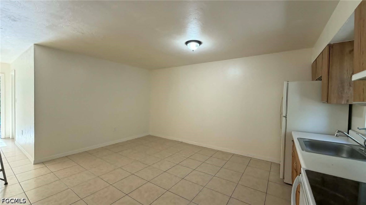 2 Bed Triplex for Sale in Hillcrest, FL, $1,195 — photo 4