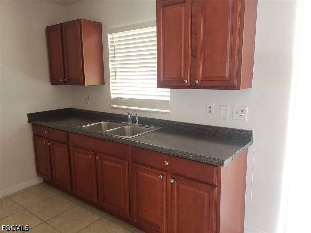 2 Bed SingleFamilyResidence for Sale in Cape Coral, FL — photo 4