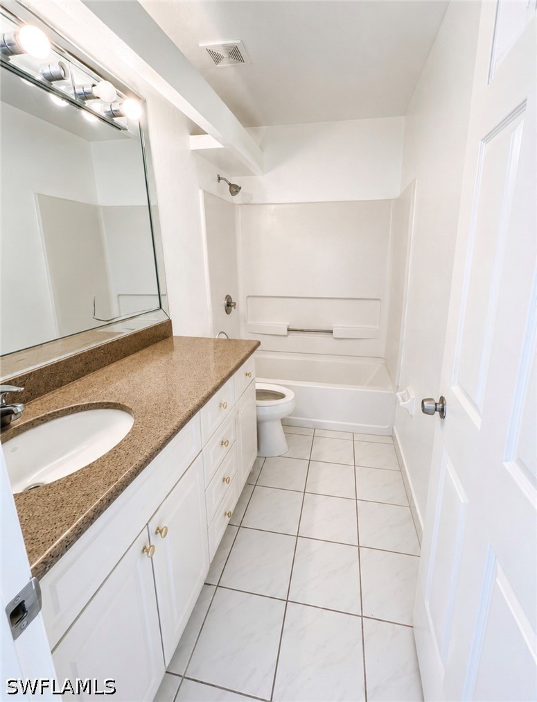 2 Bed SingleFamilyResidence for Sale in Naples, FL, $2,400 — photo 4