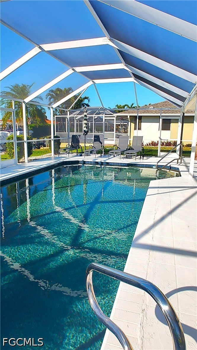 2 Bed Pool Home for Sale in Cape Coral, photo 4