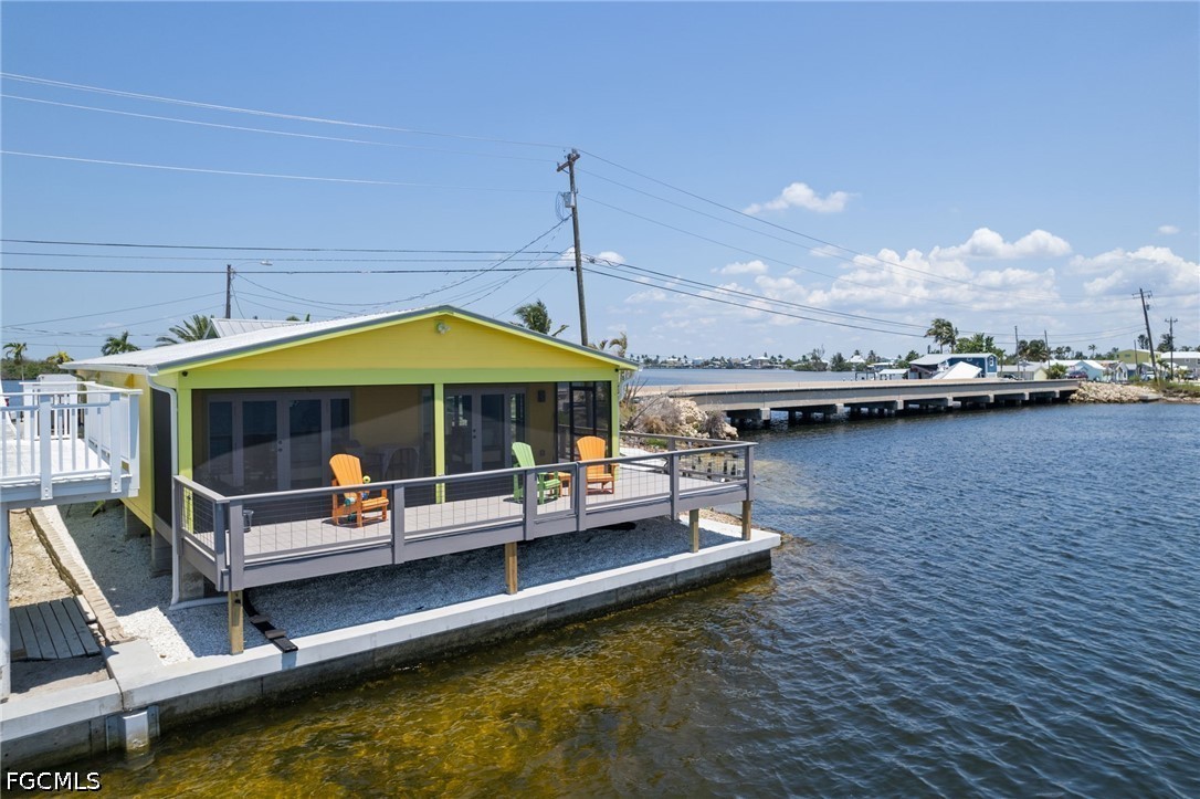 2 Bed Waterfront Home for Sale in Matlacha, photo 4
