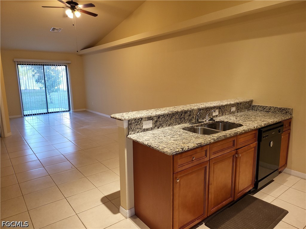 3 Bed Duplex for Sale in Cape Coral, photo 4