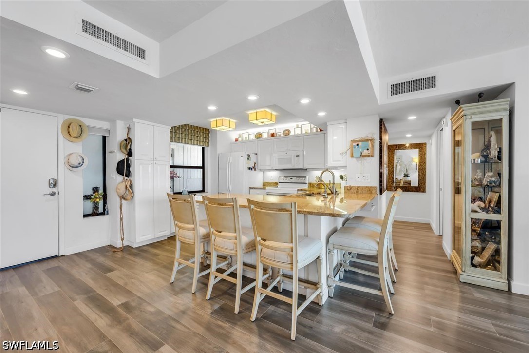 2 Bed Waterfront Home for Sale in Ambassador Condo, photo 4