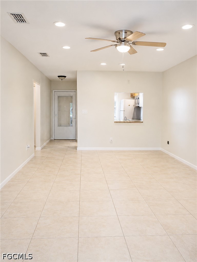 2 Bed Condominium for Sale in Cape Coral, photo 4