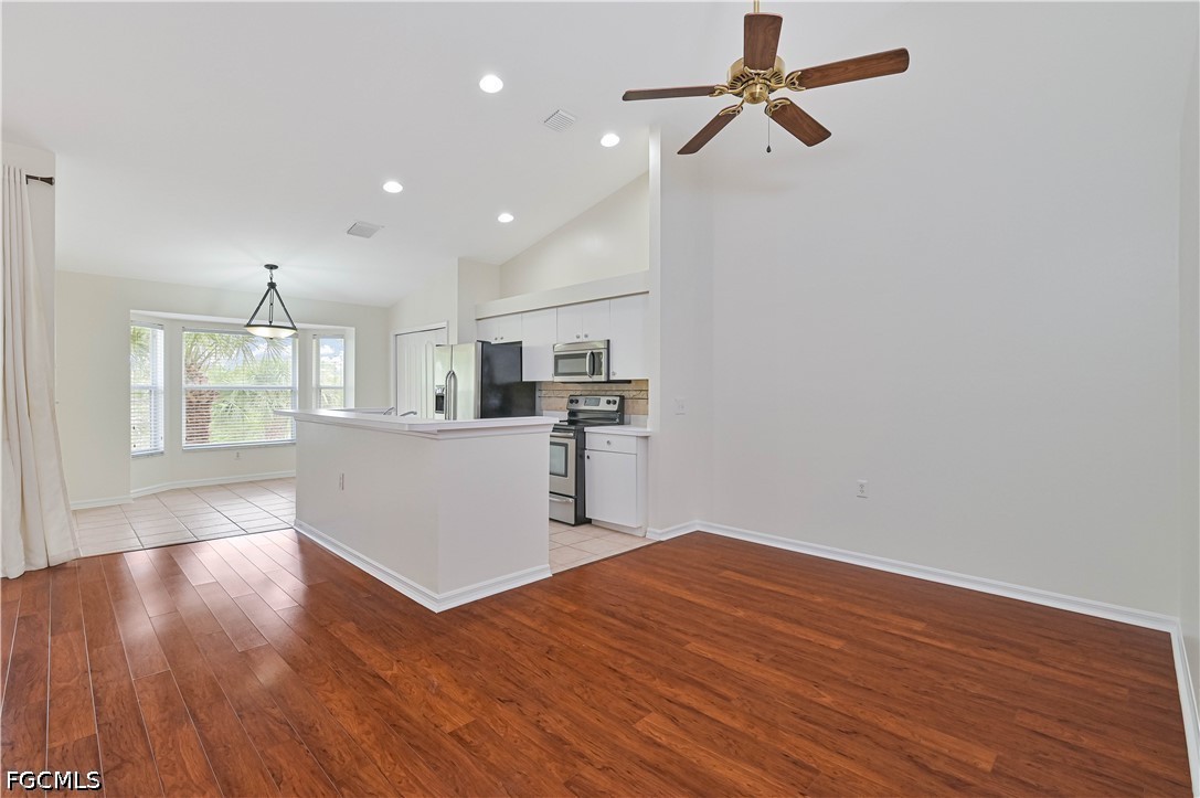 2 Bed Condominium for Sale in Stoneybrook, photo 4