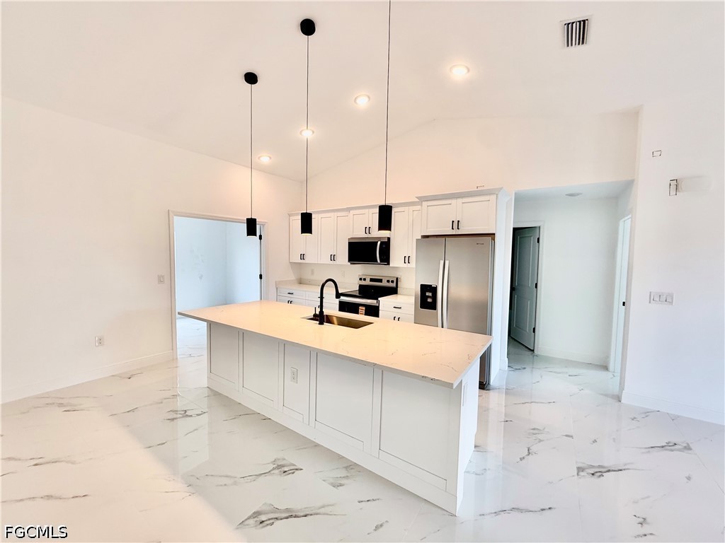 3 Bed SingleFamilyResidence for Sale in Lehigh Acres, photo 4