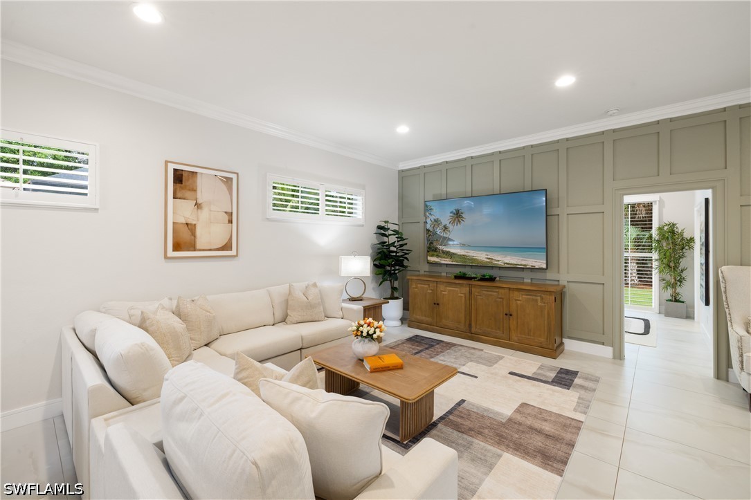 5 Bed Pool Home for Sale in Wilshire Lakes, photo 4
