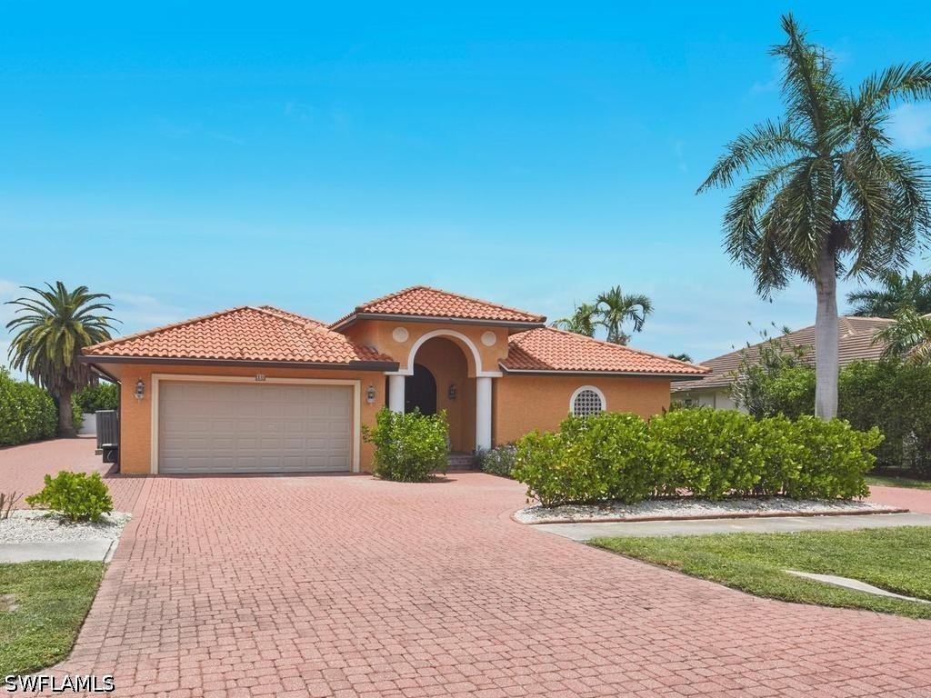 4 Bed Pool Home for Sale in Marco Beach, photo 4