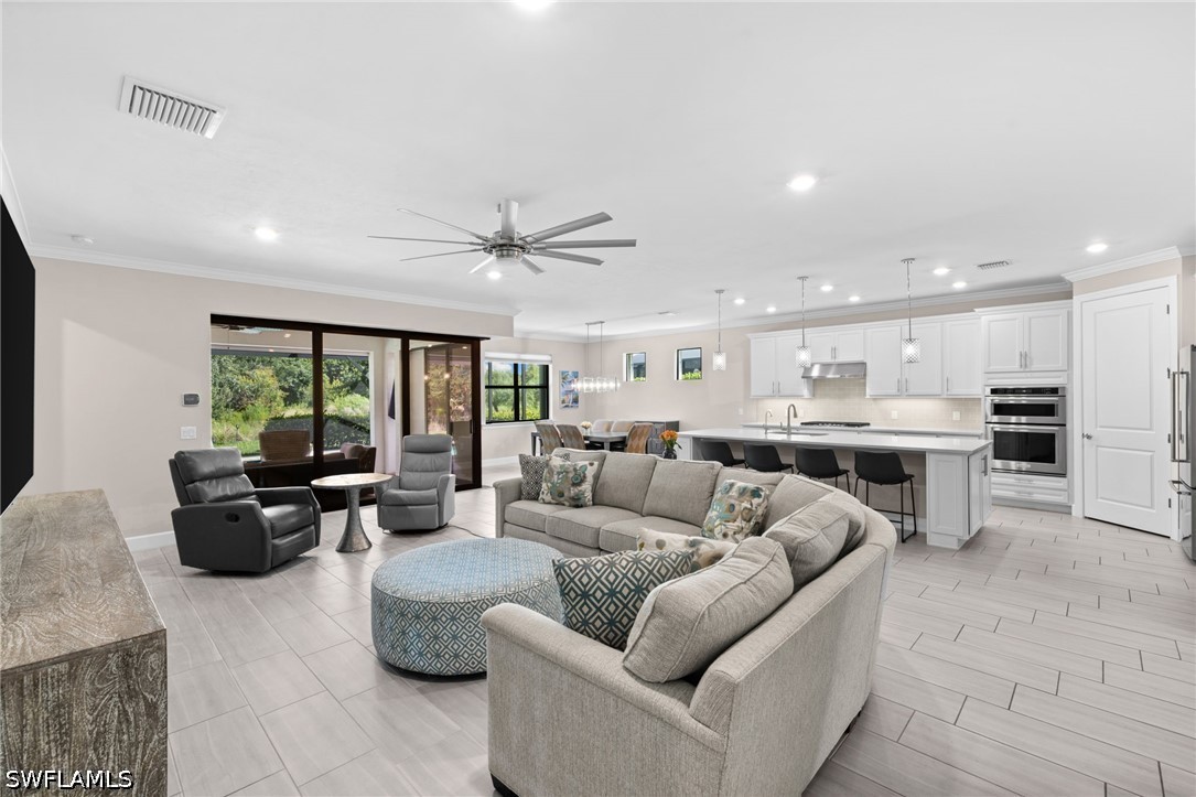 3 Bed Pool Home for Sale in Winding Cypress, photo 4
