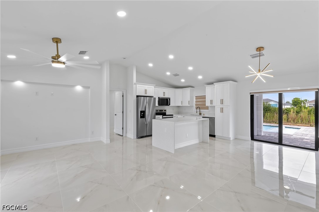 3 Bed Pool Home for Sale in Cape Coral, photo 4