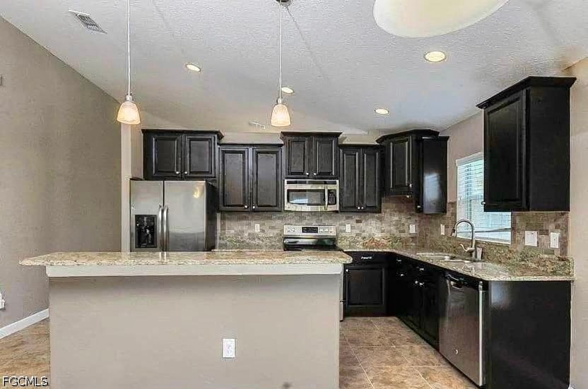 4 Bed SingleFamilyResidence for Sale in Davenport, photo 4