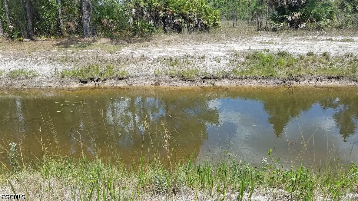 Waterfront Home for Sale in Lehigh Acres, photo 4