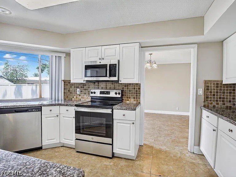 3 Bed Pool Home for Sale in Fort Lauderdale, photo 4